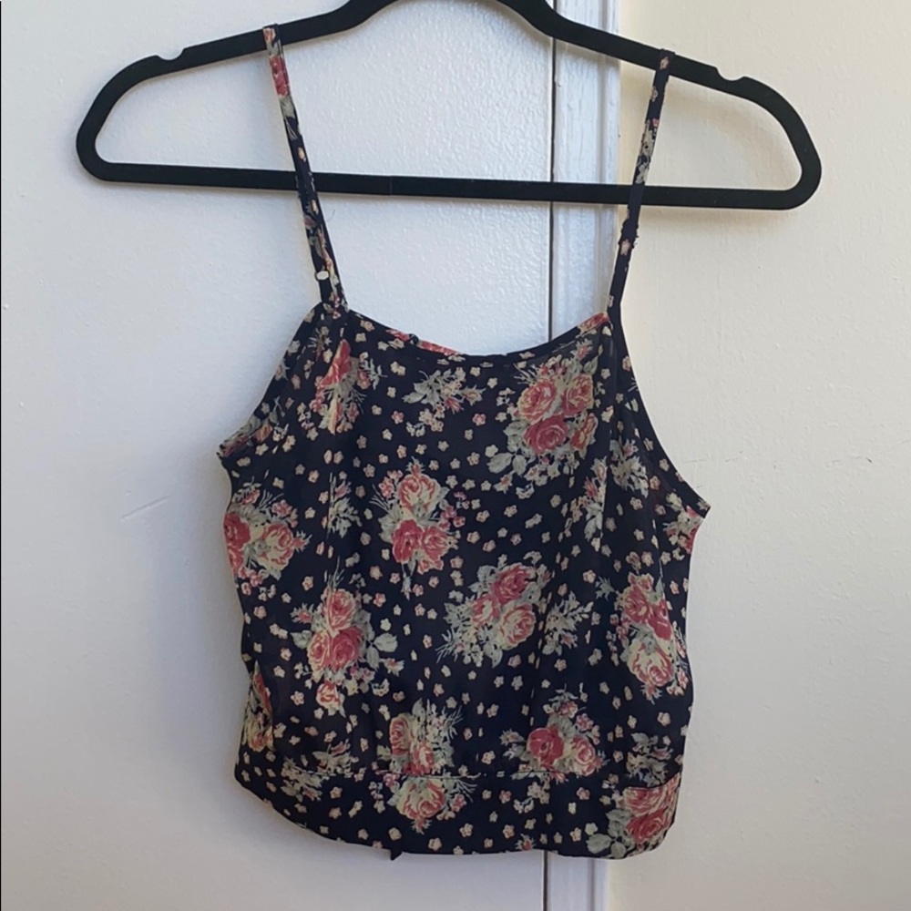 Floral cropped tank top
